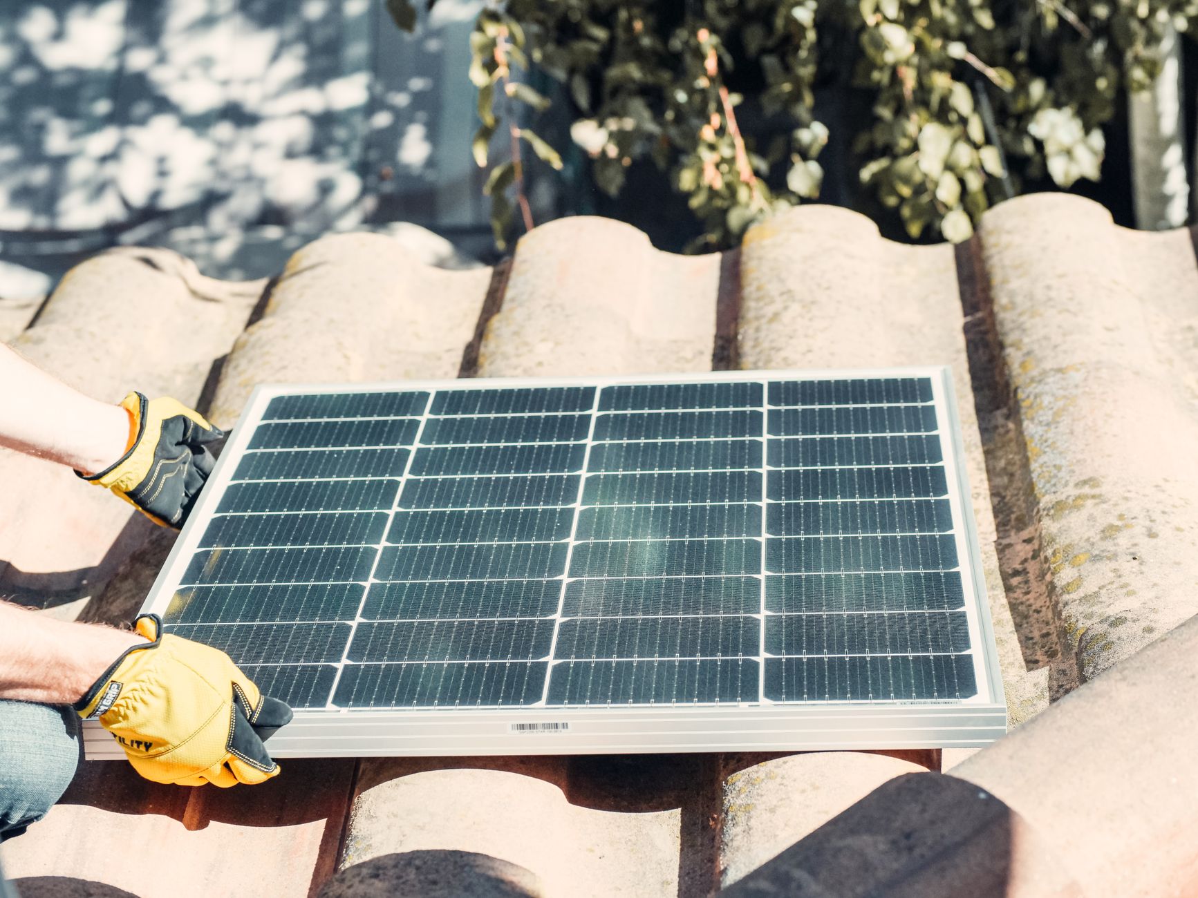 Installateur panneaux solaires équipe à Tourcoing